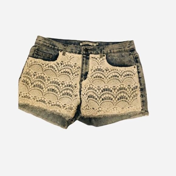 Iris Crochet Lace Jean Shorts Size Large - Picture 1 of 10